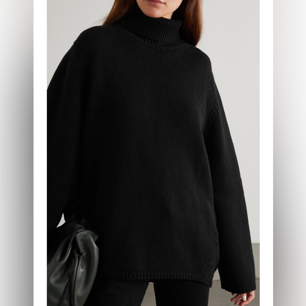 Toteme Wool and Cashmere Turtleneck Sweater